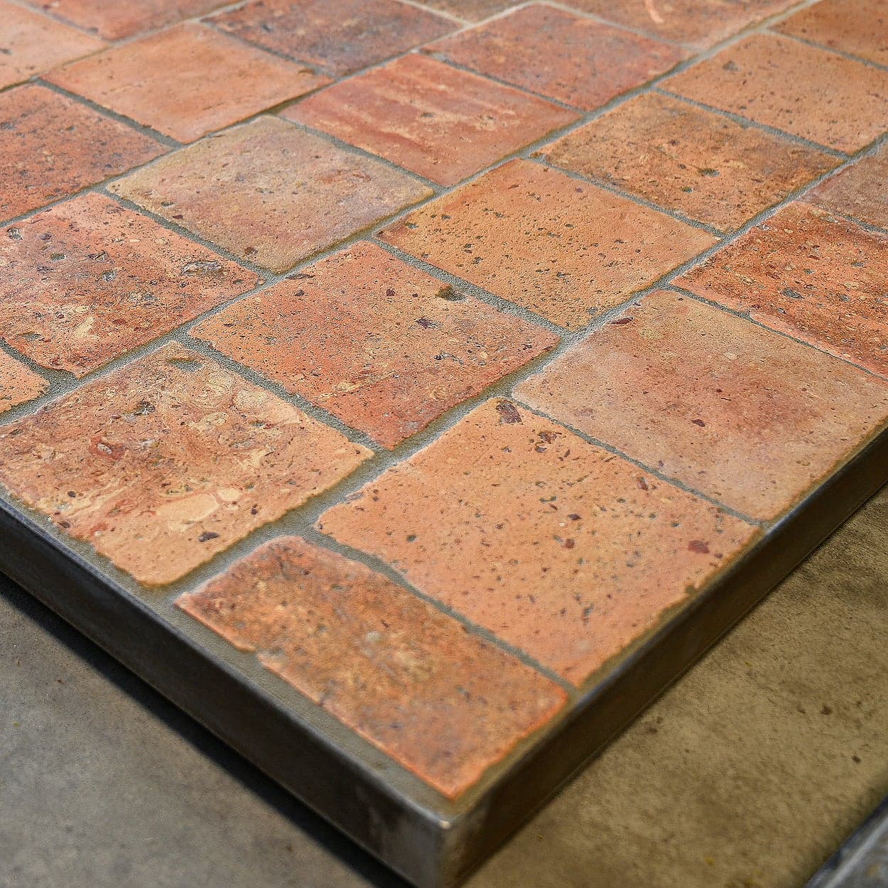 Antique Tiles Terra in interieur