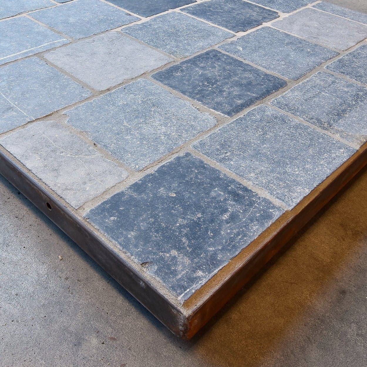 Patina Bruges Blue Stone detail